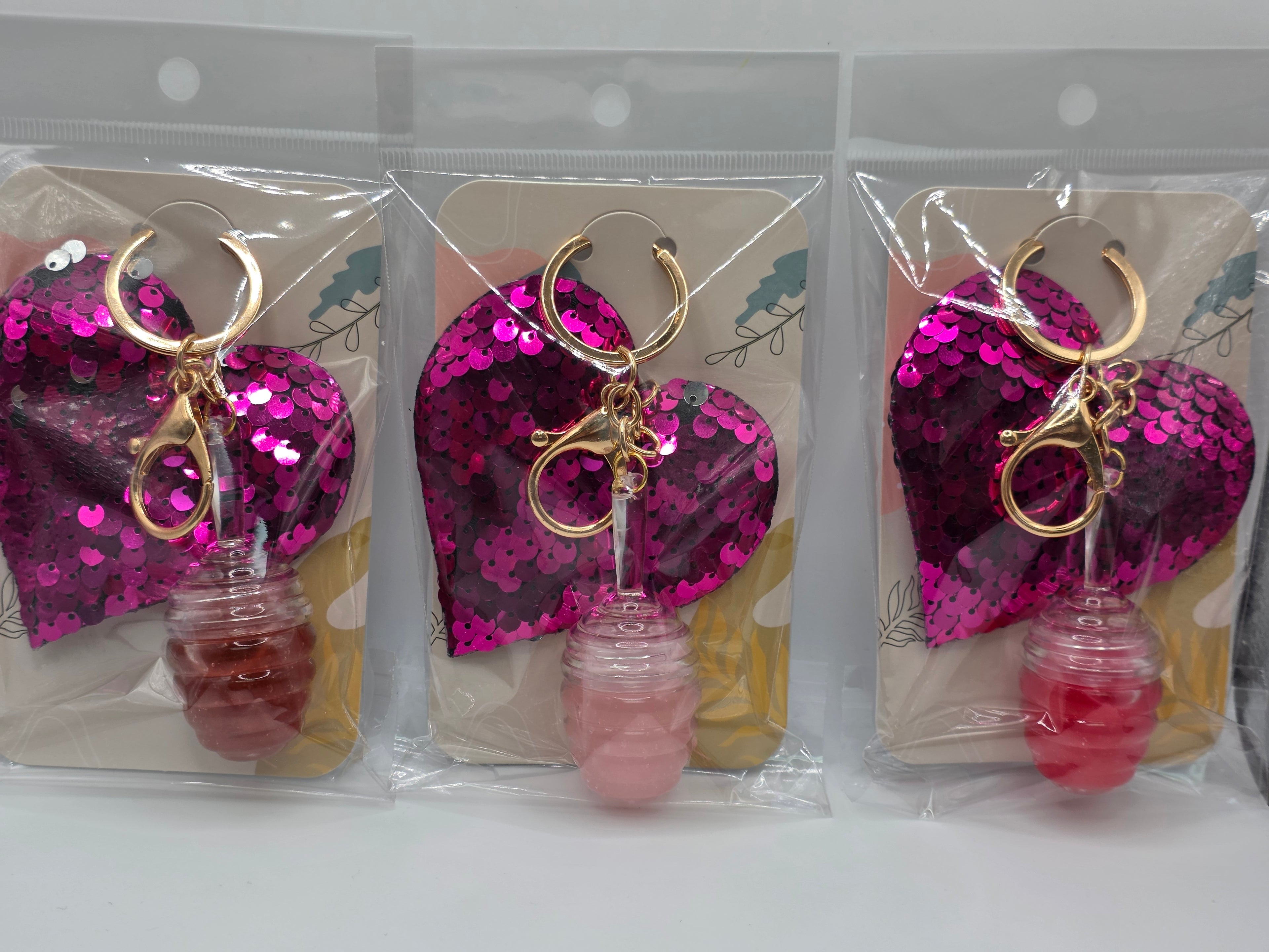 Organic repairing lip gloss with Hyaluronic Acid and Vitamin E